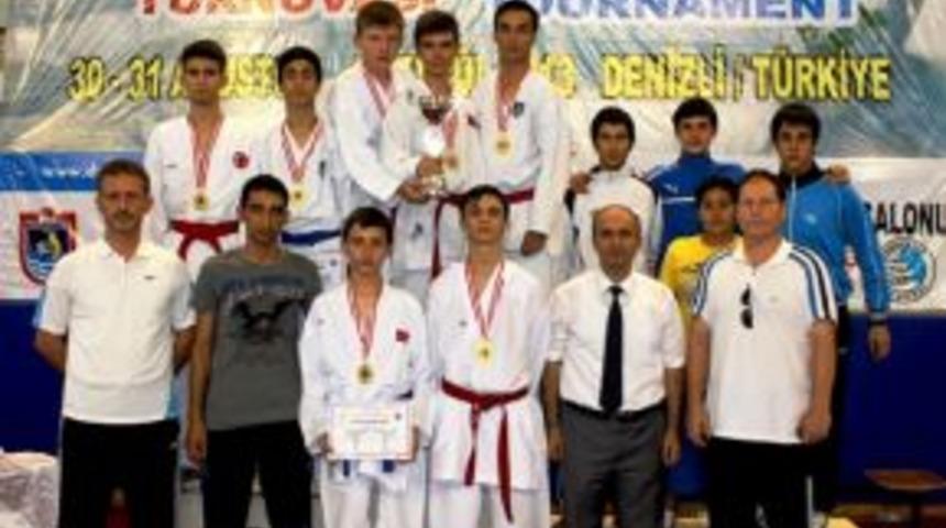 B&uuml;y&uuml;kşehir&rsquo;in karatecileri yine zirvede