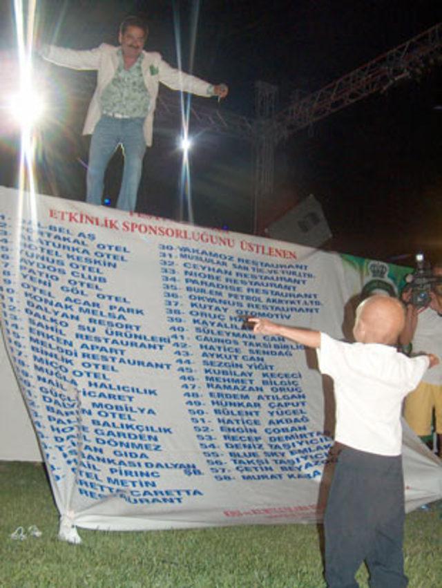 12 yaşında, yaşlılıktan &ouml;ld&uuml; 10