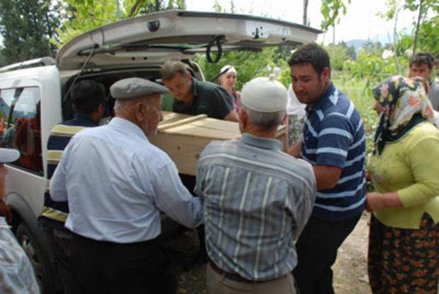 12 yaşında, yaşlılıktan &ouml;ld&uuml; 11