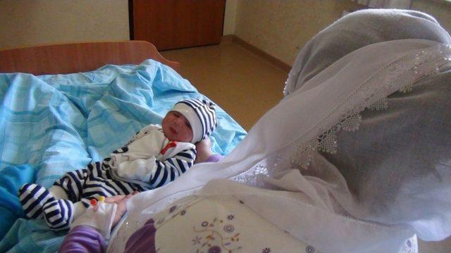 Bebek Hayalleri 18 Yıl Sonra 'tüp Bebekle' Gerçek Oldu