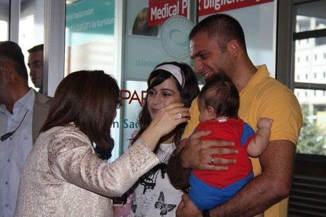 Bakan Şahin, Medical Park’ta Akdoğan Ailesini Ziyaret Etti