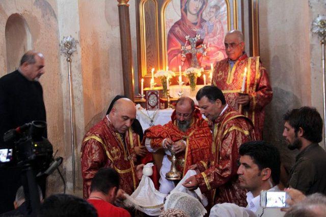 Akdamar Kilisesi nde 100 Yıl Aradan Sonra Ilk Defa Vaftiz T&ouml;reni Yapıldı 1