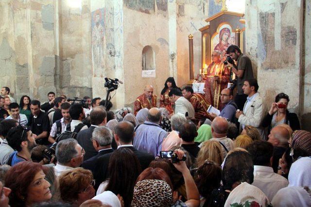 Akdamar Kilisesi nde 100 Yıl Aradan Sonra Ilk Defa Vaftiz T&ouml;reni Yapıldı 2