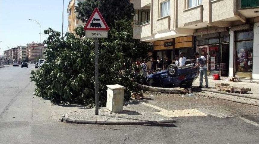 Gaziantep&rsquo;te Trafik Kazası: 2 Yaralı