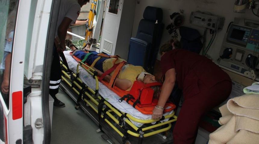 &Ccedil;amaşır Ipi Kopunca Kafa &Uuml;st&uuml; Yere &Ccedil;akıldı