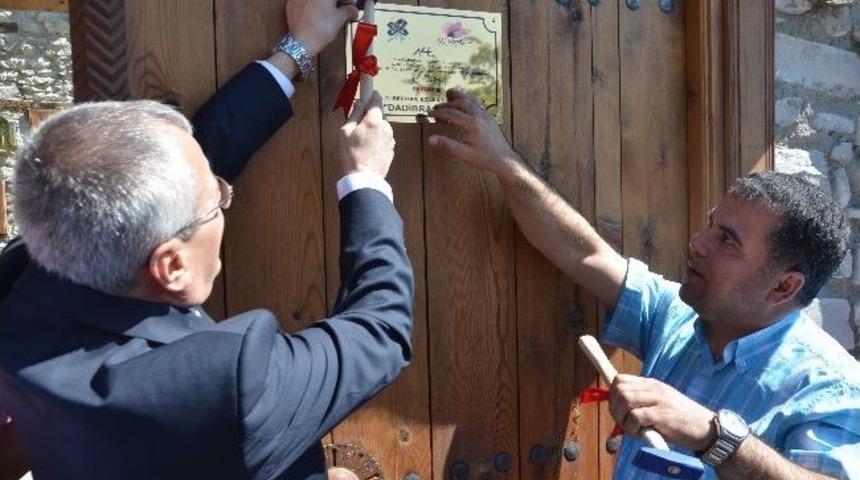 En İyi Restore Edilen Ve Korunan Eve Plaket