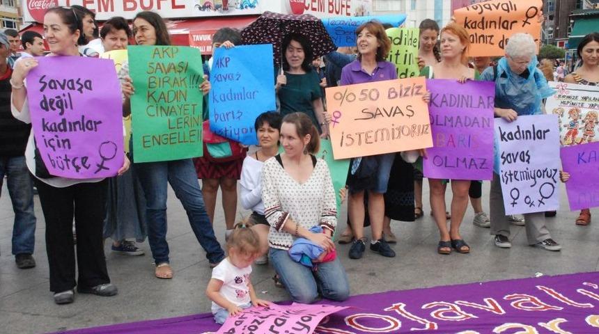 Kadınlar, Kadık&ouml;y'de Barış Noktası Oluşturdu