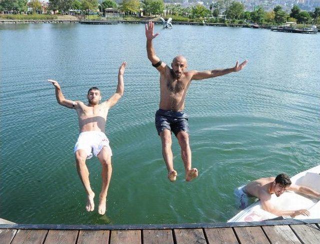 Samsunsporlu Futbolcular Denizde Stres Attı 1