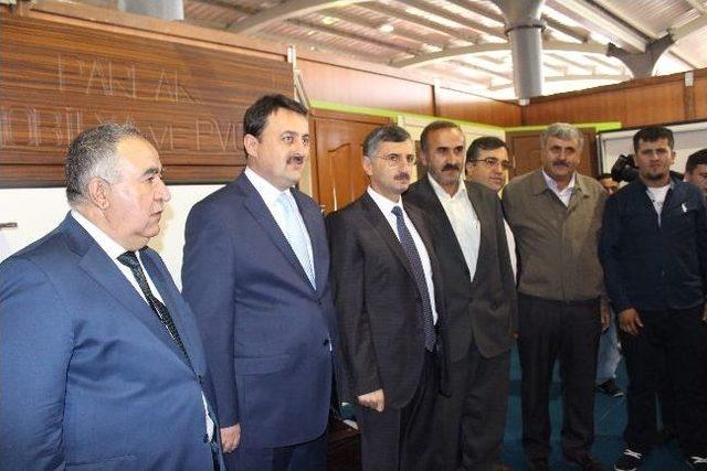 Vali Yardımcısı &Ouml;mer Faruk Ateş; 1