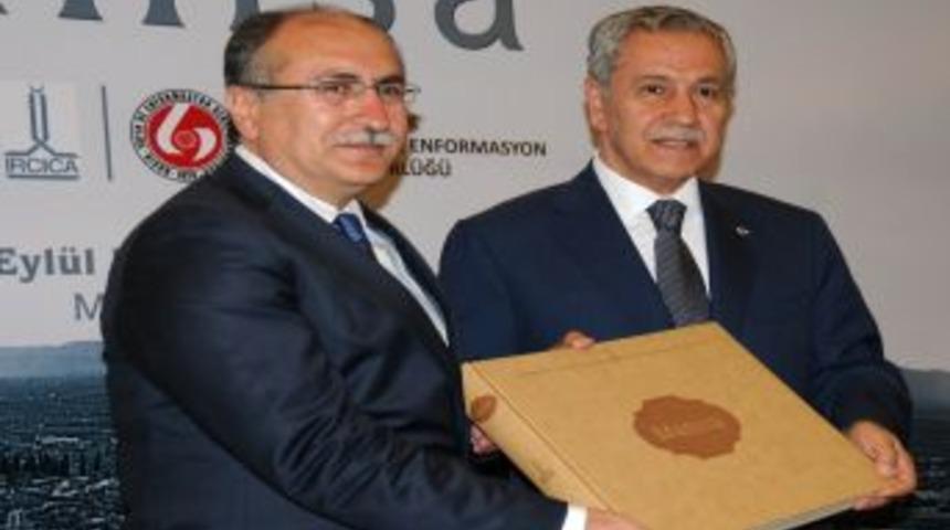 Sultan Abd&uuml;lhamid'in 110 Yıl &Ouml;nce &Ccedil;ektirdiği Fotoğraflar Kitap Haline Getirildi