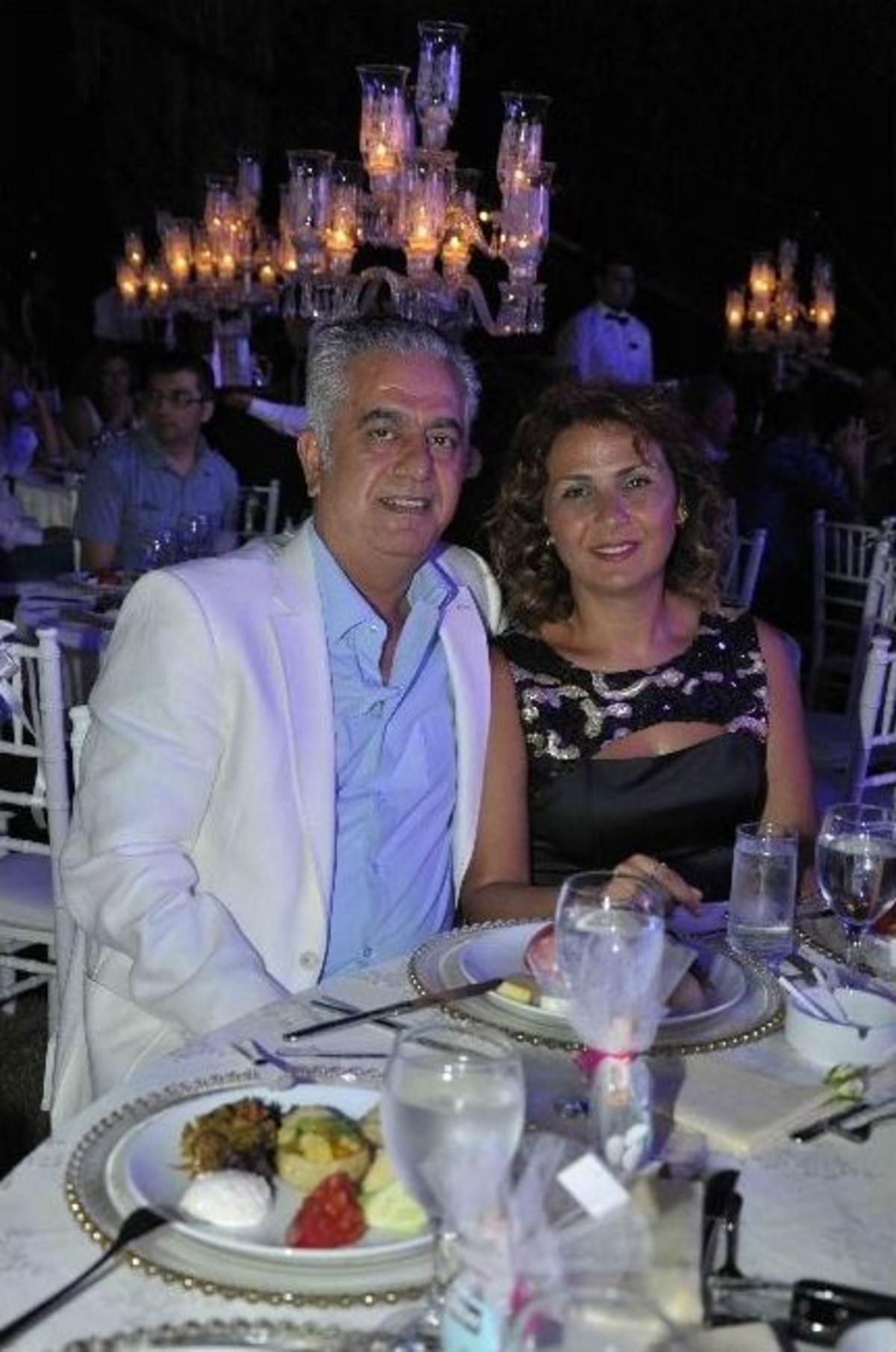 Kuşadası&rsquo;nda Dillere Destan D&uuml;ğ&uuml;n