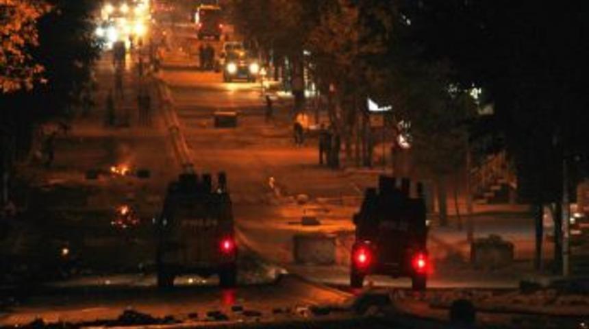 Gazi Mahallesi'nde G&ouml;steriye Polis M&uuml;dahalesi