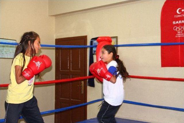 Ardahan&rsquo;da Geleceğin Boks&ouml;rleri Yetişiyor 1
