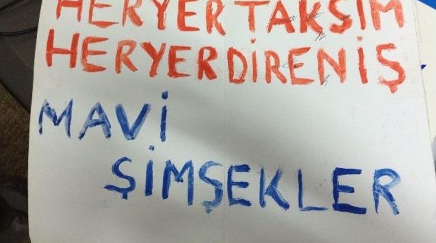 Ma&ccedil;ta Siyasi Pankart A&ccedil;an Kadına "spor M&uuml;sabakalarını Seyirden Men" Cezası