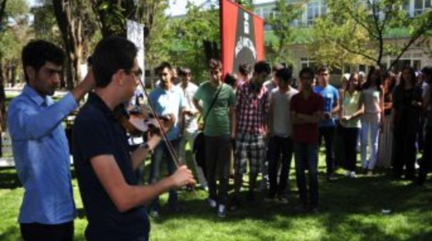 AG&Uuml;&rsquo;den &Ouml;ğrencilere Oryantasyon Programı