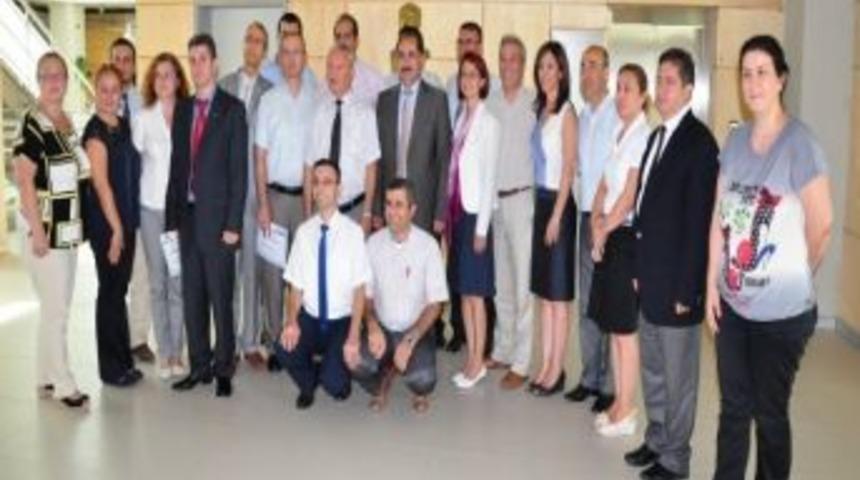 &Ouml;ğretim &Uuml;yelerine Başarı Sertifikaları Verildi