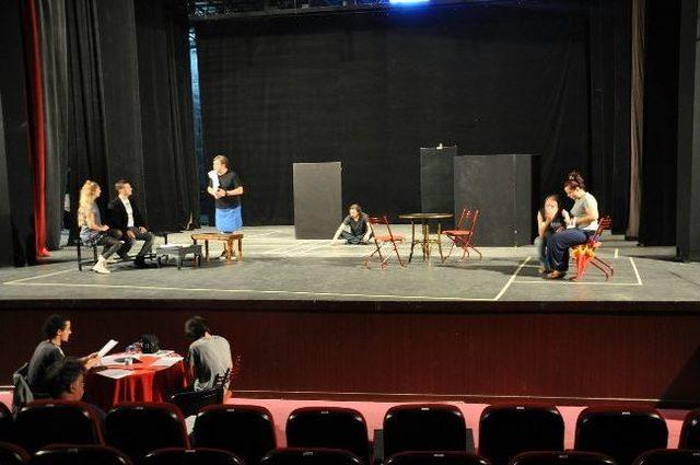 Şehir Tiyatroları &lsquo;canlı Maymun Lokantası&rsquo; İle Merhaba Diyecek 2