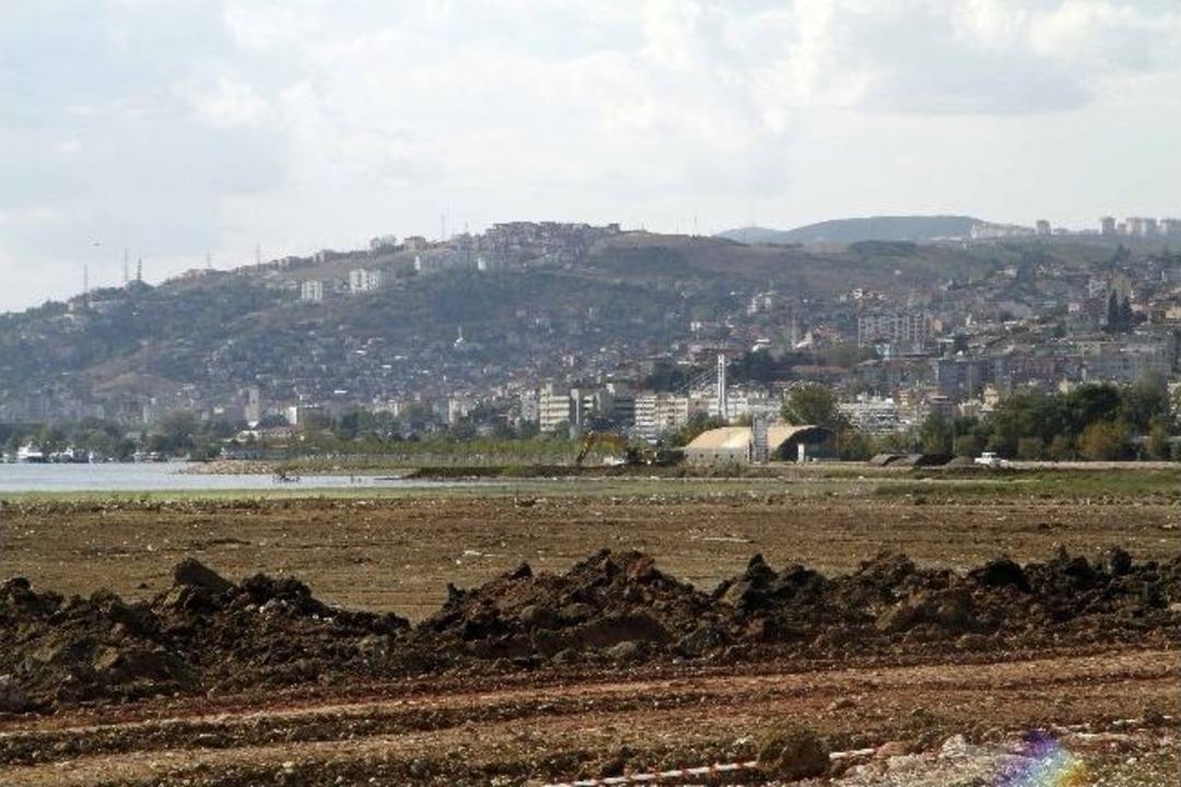 B&uuml;y&uuml;kşehir K&ouml;rfezin Doğusuna 35 D&ouml;n&uuml;ml&uuml;k Alana Park Yapıyor