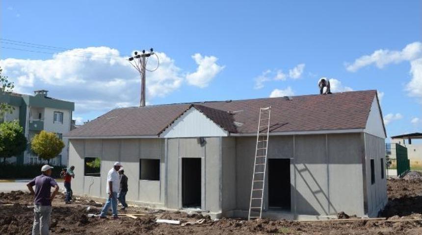 Atakent Mahallesinde Bilgi Evi Ve Muhtarlık Binası İnşaatı Devam Ediyor
