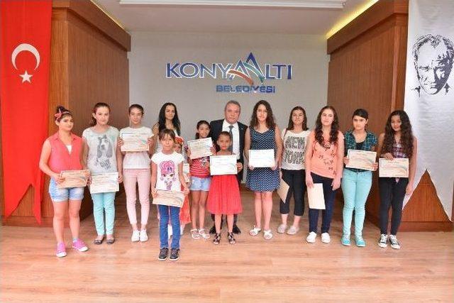 Başkan Böcek, 997 Öğrenciye Sertifika Verdi 2