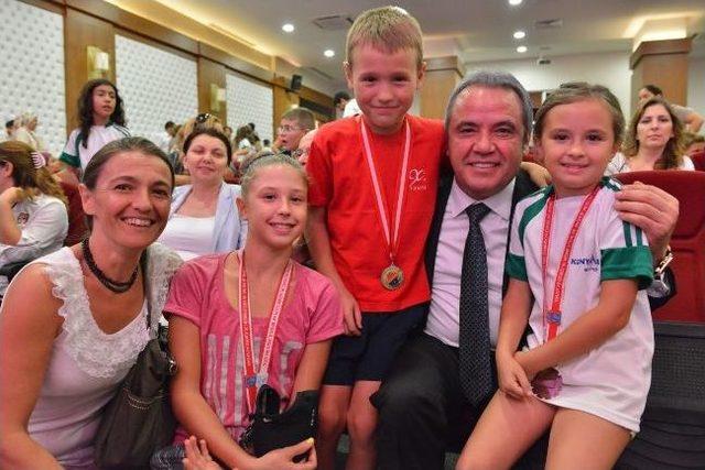 Başkan Böcek, 997 Öğrenciye Sertifika Verdi 3