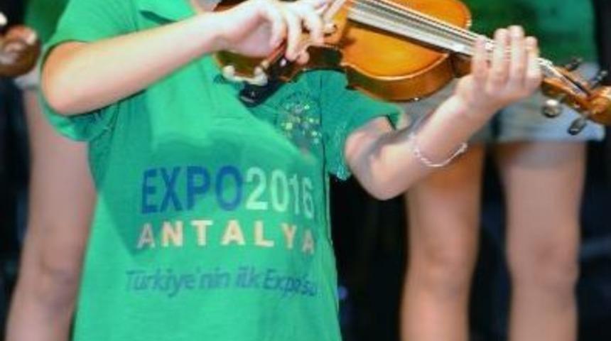 Expo &Ccedil;ocuklarından Keman Konseri