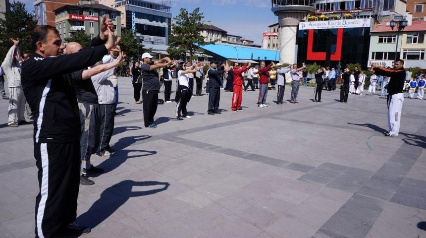 Erzurum'da Sağlıklı Yaşam Y&uuml;r&uuml;y&uuml;ş&uuml;