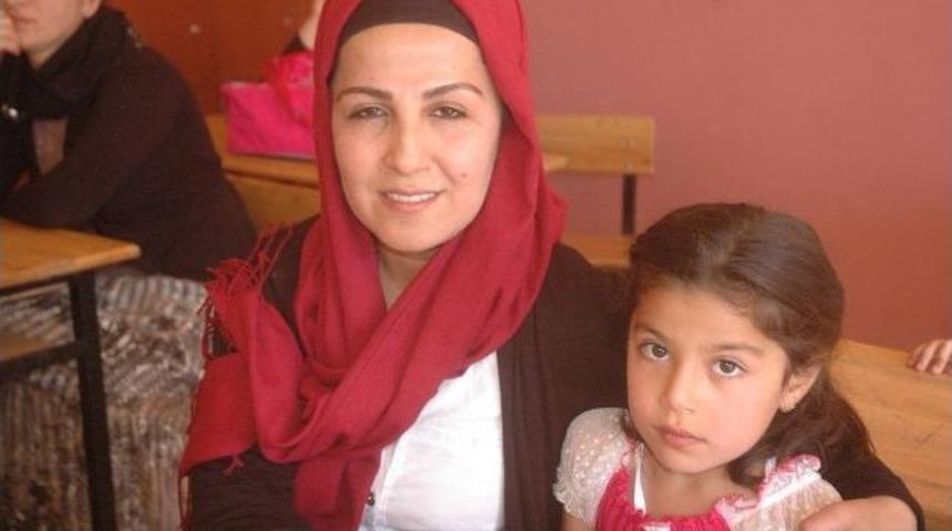 Hakkari&rsquo;de &Ouml;ğrenciler Ders Başı Yaptı