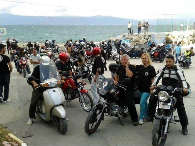 Mudanyalı Motosikletçilere Deniz Kenarında Lokal