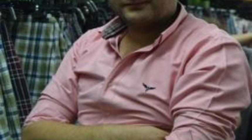 Okul Kıyafeti Satıcılarının Y&uuml;z&uuml; G&uuml;l&uuml;yor