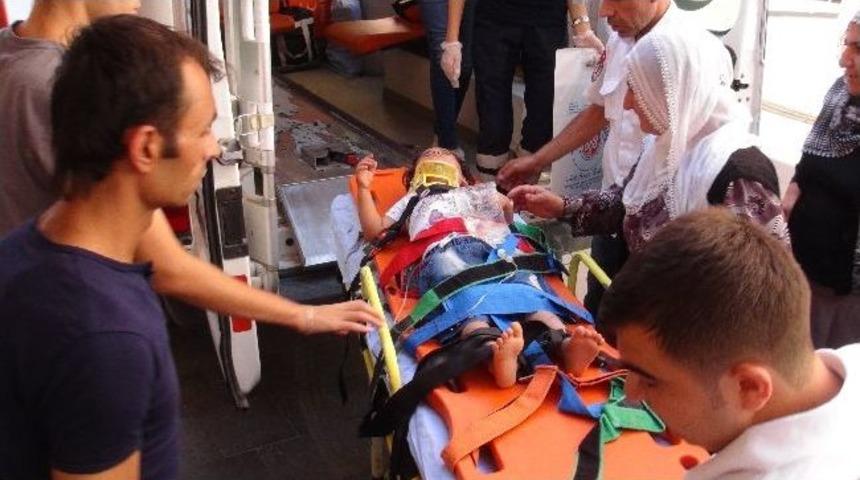 Salıncaktan D&uuml;şen &Ccedil;ocuk Ağır Yaralandı
