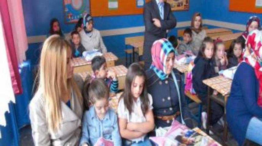 Birinci Sınıflar I&ccedil;in Ilk Ders Zili &Ccedil;aldı