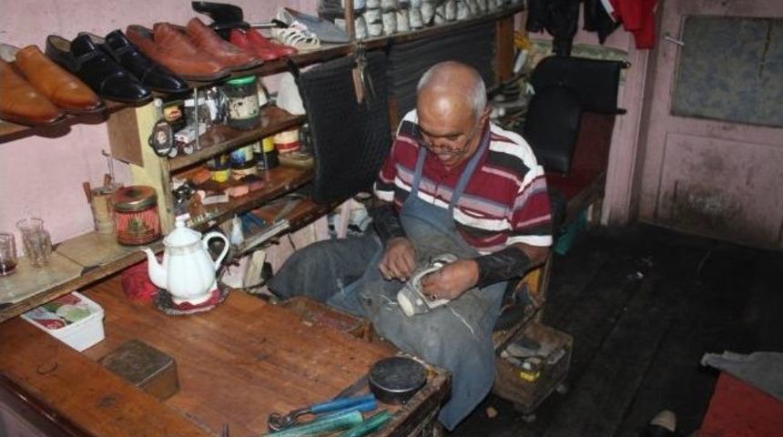 Ağrı&rsquo;da 55 Yıllık Ayakkabı Ustasından Soğutmalı Motor