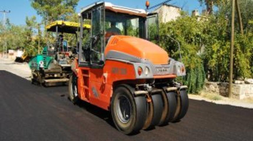 Mut'ta Yollar Ilk Kez Sıcak Asfaltla Tanıştı