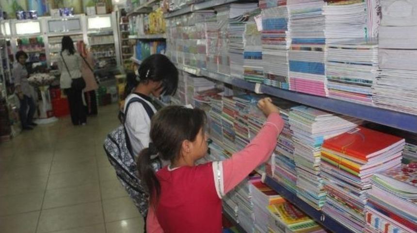 Ağrı'da Okul Alışverişi Telaşı