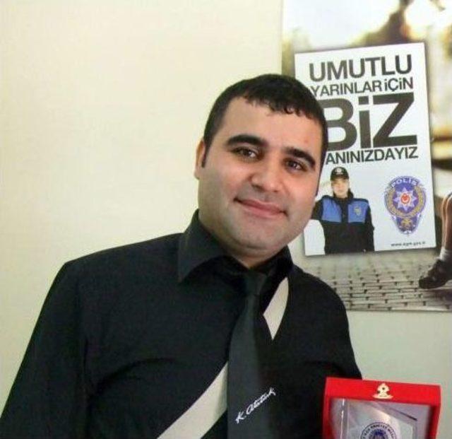 Gen&ccedil; &Ouml;ğretmen &Ouml;leceğini Adeta Facebook&rsquo;tan Duyurdu 1