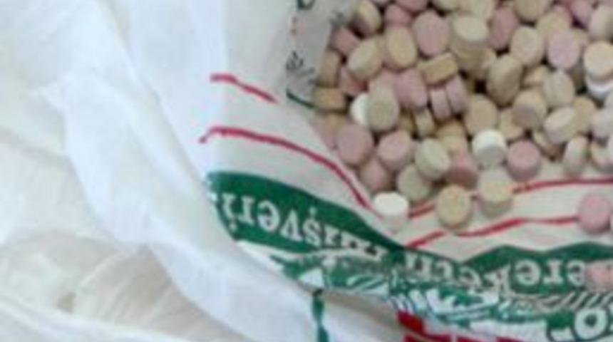 İstanbul'dan Getirdikleri Uyuşturucu Hapı Satmak Isteyen 2 Torbacı Yakalandı