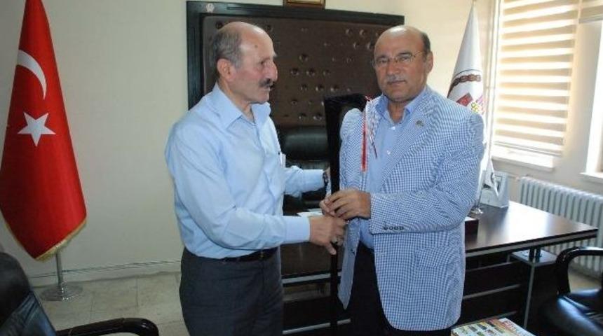 Bem-bir-sen Genel Başkanı T&uuml;rbay Bitlis Belediyesi&rsquo;ni Ziyaret Etti