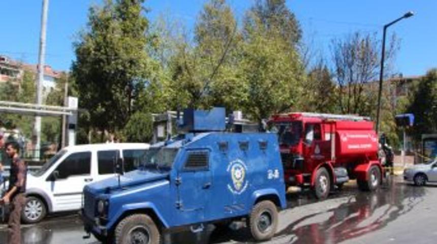 Maskeli Saldırganlar, İETT Kul&uuml;besini Yaktı