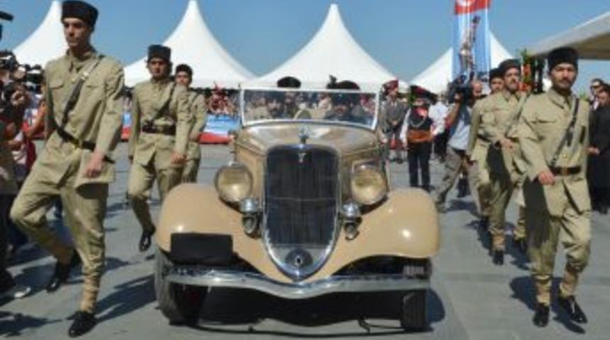 İzmir'in D&uuml;şman Işgalinden Kurtuluşunun 91. Yıld&ouml;n&uuml;m&uuml; Kutlandı