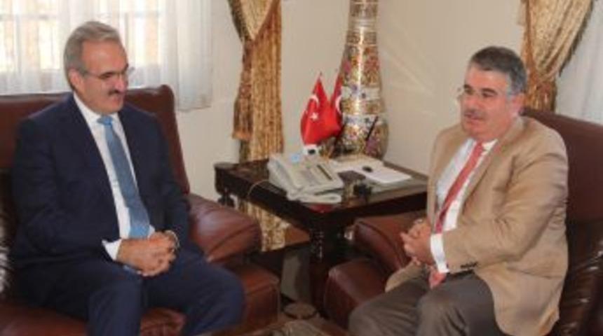 &Ccedil;&ouml;z&uuml;m S&uuml;reci Sorulan Eski İ&ccedil;işleri Bakanı Şahin: Hepinize Başarılar Diliyorum