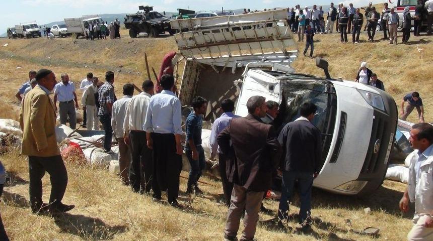 Bing&ouml;l&rsquo;de Trafik Kazası: 1 &Ouml;l&uuml;, 5 Yaralı