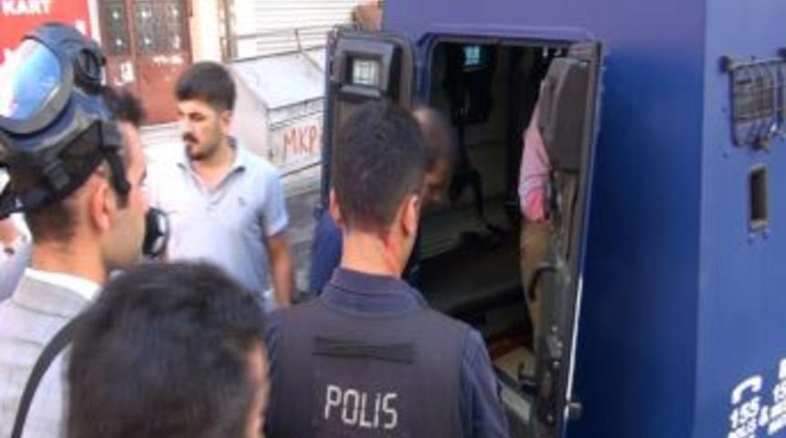 Okmeydanı&rsquo;ndaki Olaylarda Bir Polis Yaralandı