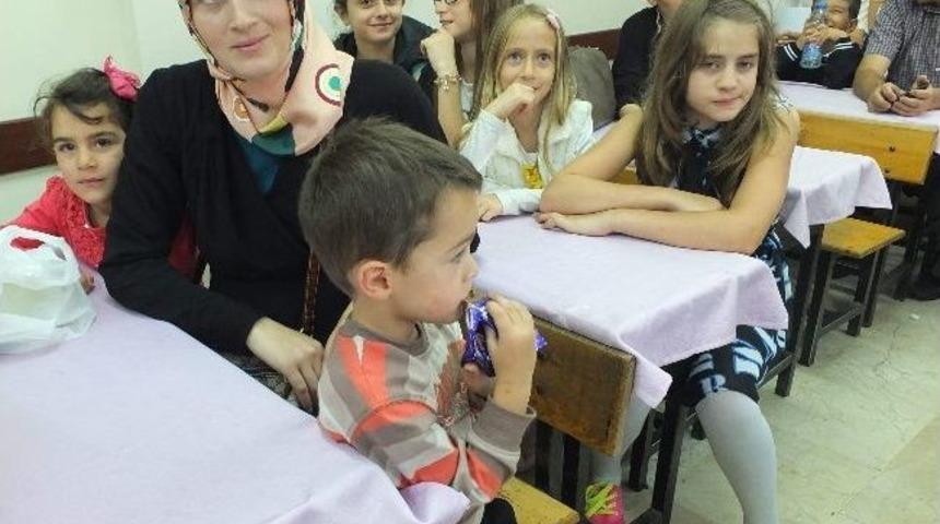 Rize&rsquo;de Okul &Ouml;ncesi Eğitim Ve 1. Sınıflara İlk Kez Kayıt Yaptıran 3 Bin Minik Bug&uuml;n Ders Başı Yaptı