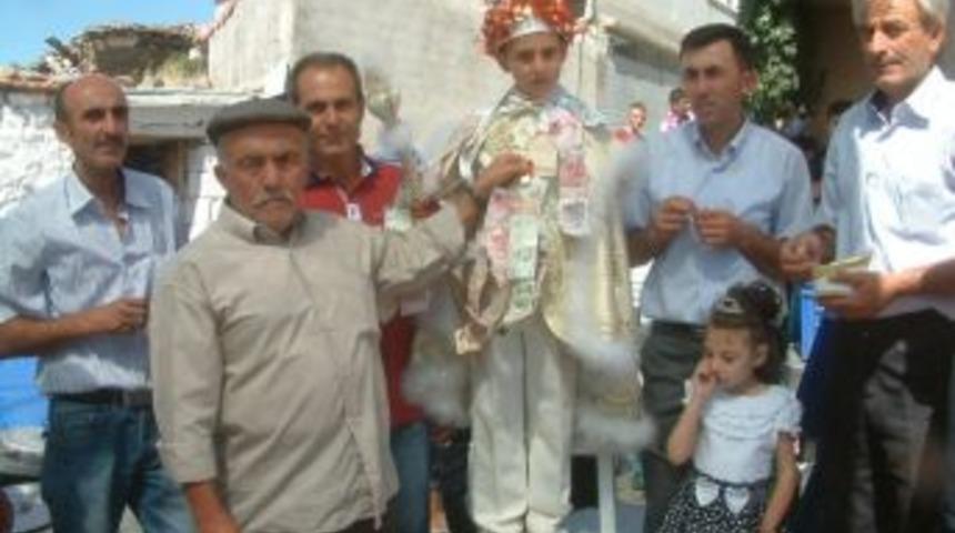 Dutluca K&ouml;y&uuml;&rsquo;nde S&uuml;nnet Coşkusu