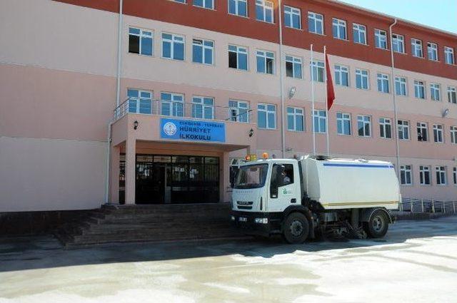 Tepebaşı&rsquo;ndaki Okullarda Temizlik Seferberliği 1