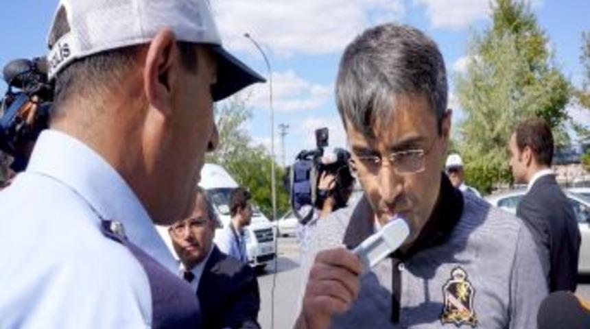 S&uuml;r&uuml;c&uuml;lere Y&ouml;nelik Uyuşturucu Uygulaması Başkent&rsquo;te De Hayata Ge&ccedil;ti