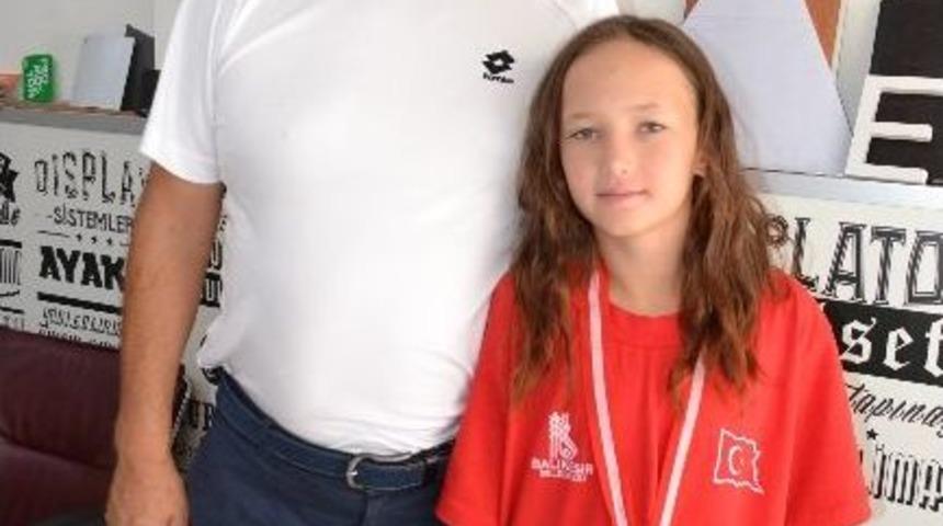 Şampiyonlar Yetiştirdi, Şimdi Kızını Yetiştiriyor