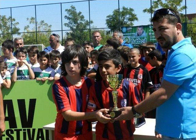 Tevfik Lav Futbol Festivali Sona Erdi