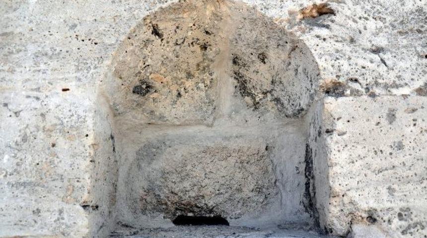 Yitik Taşı İlgi G&ouml;r&uuml;yor